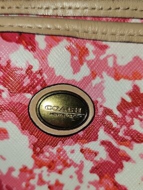 Coach Peyton Floral Print Zip Top Tote with Gold Hardware - Read Condition